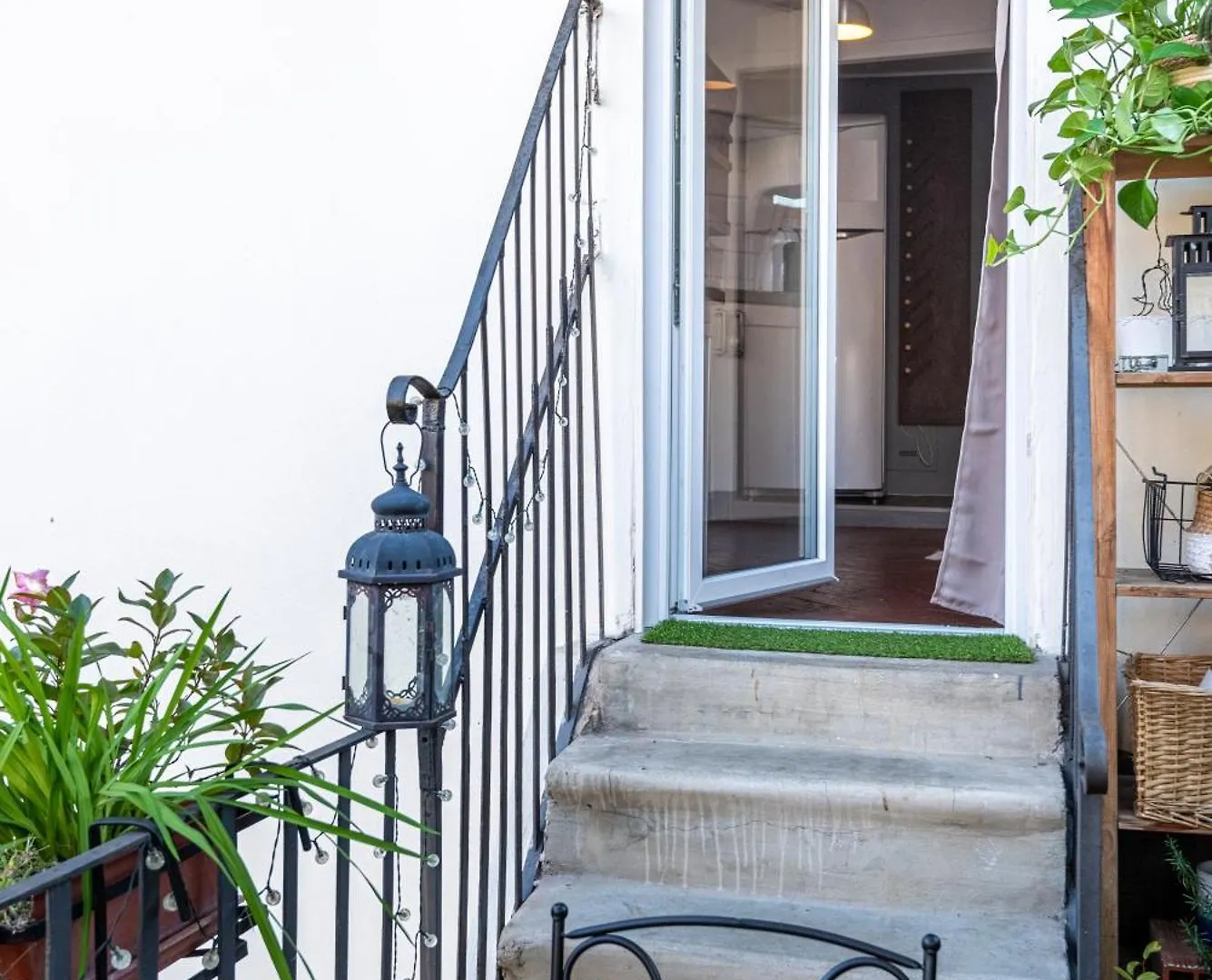 House Of Happy Hours With Terrace Florencie 0*,
